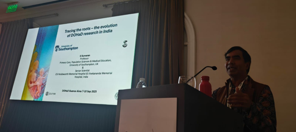 Prof. K Kumaran presenting “Tracing the roots – the evolution of DOHaD research in India”.